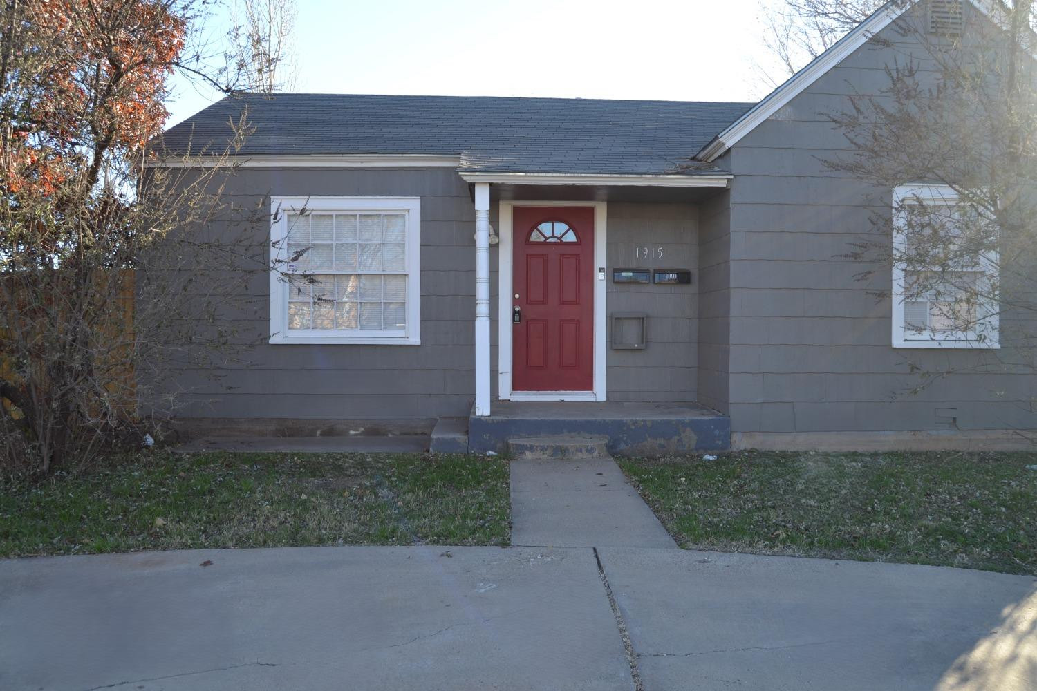 1915 26th Property Photo 3