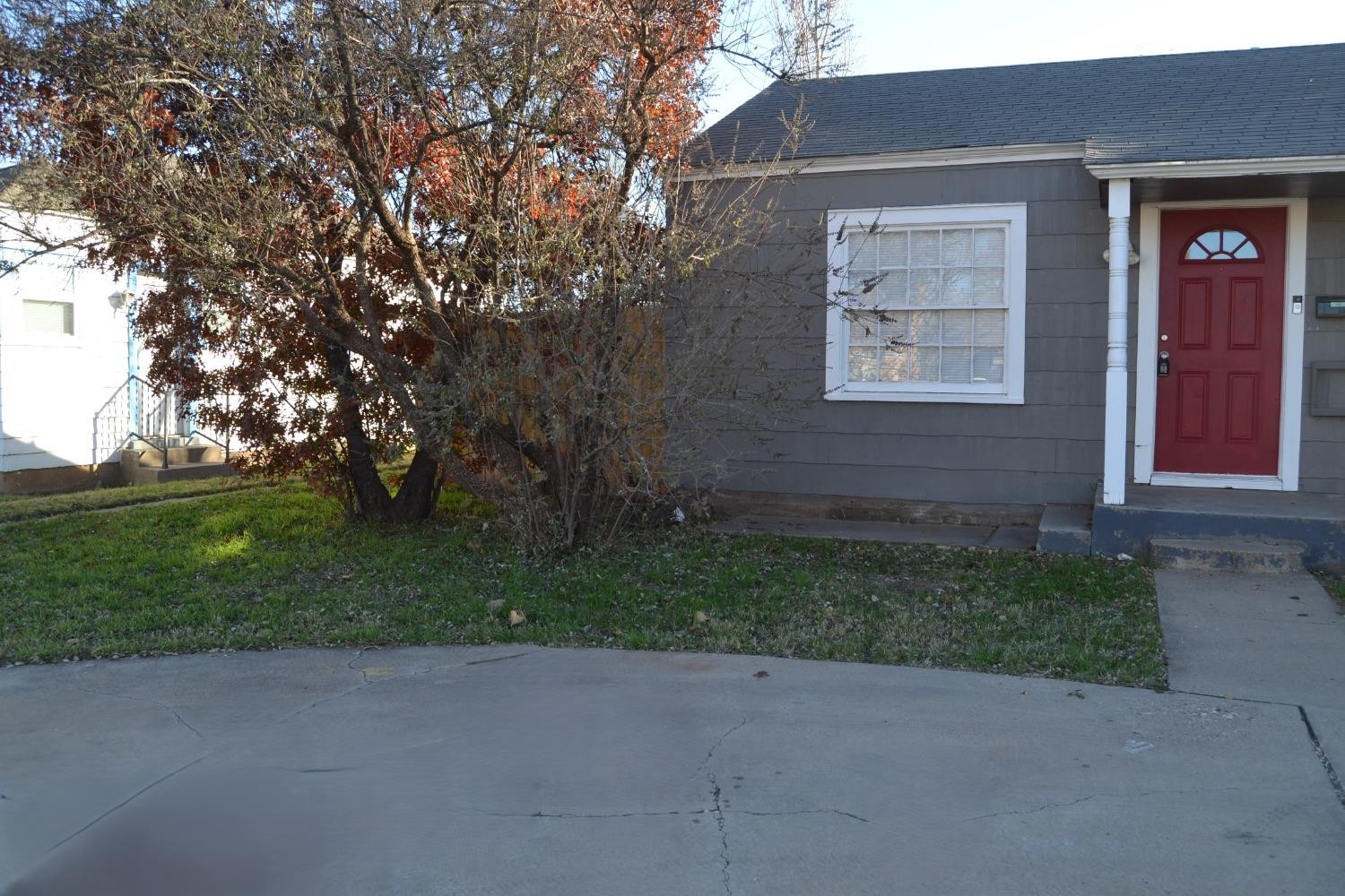 1915 26th Property Photo 4