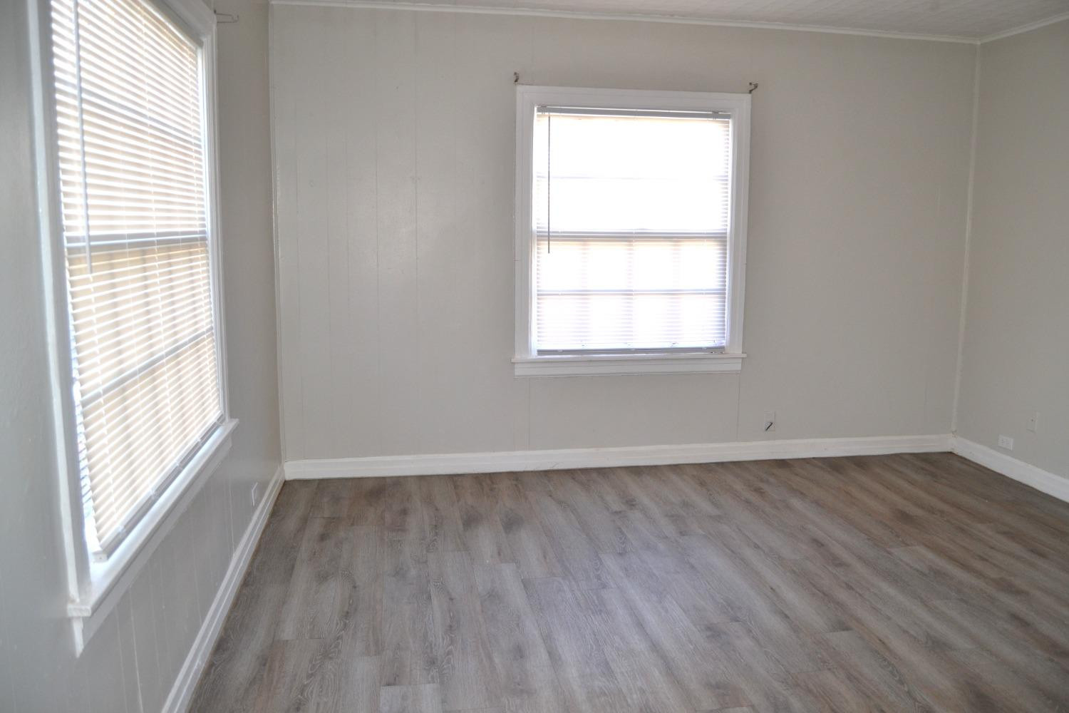 1915 26th Property Photo 5