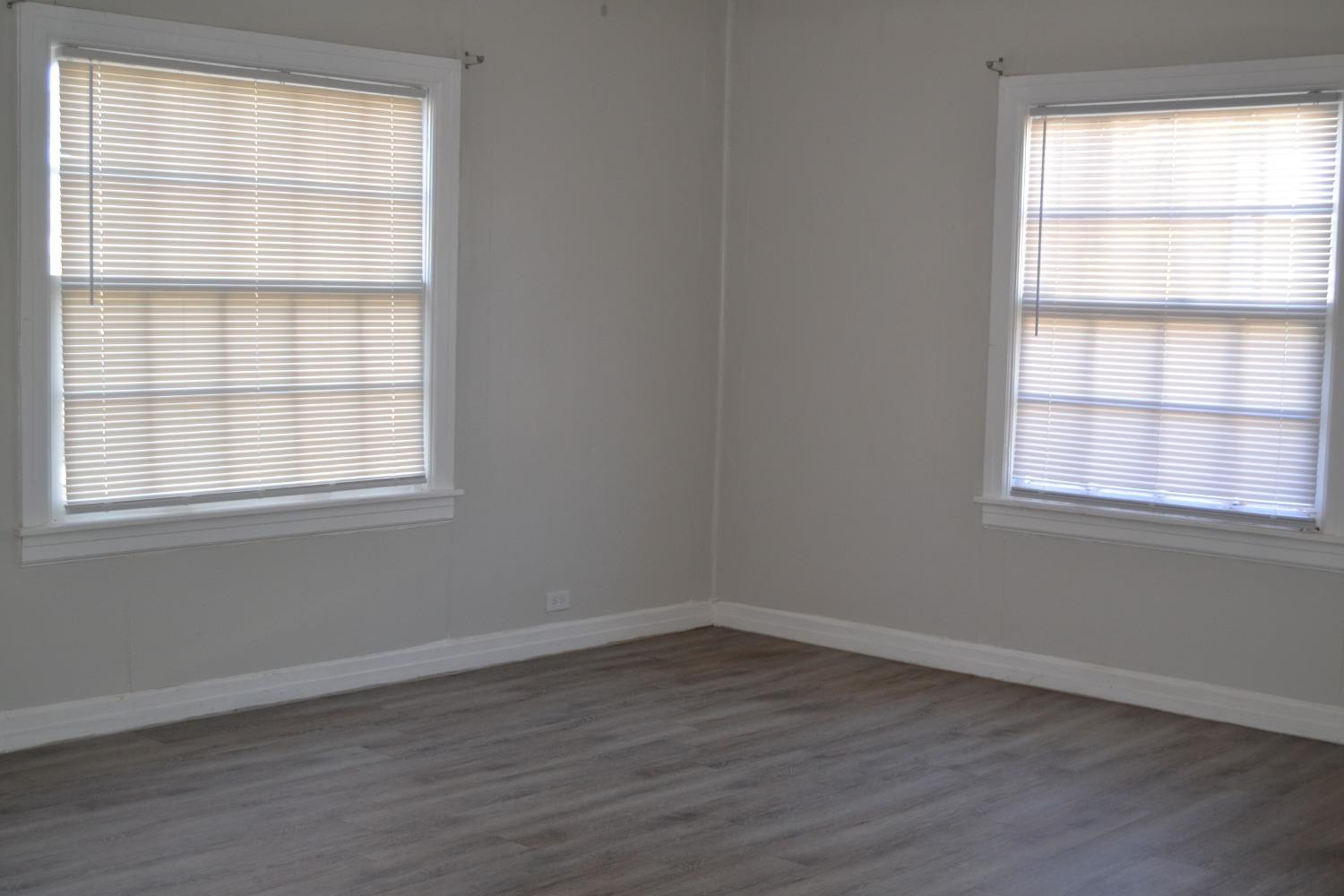 1915 26th Property Photo 6