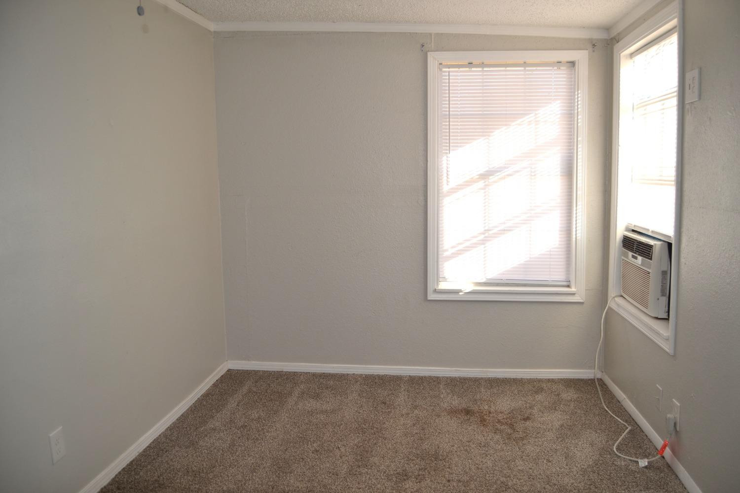 1915 26th Property Photo 10