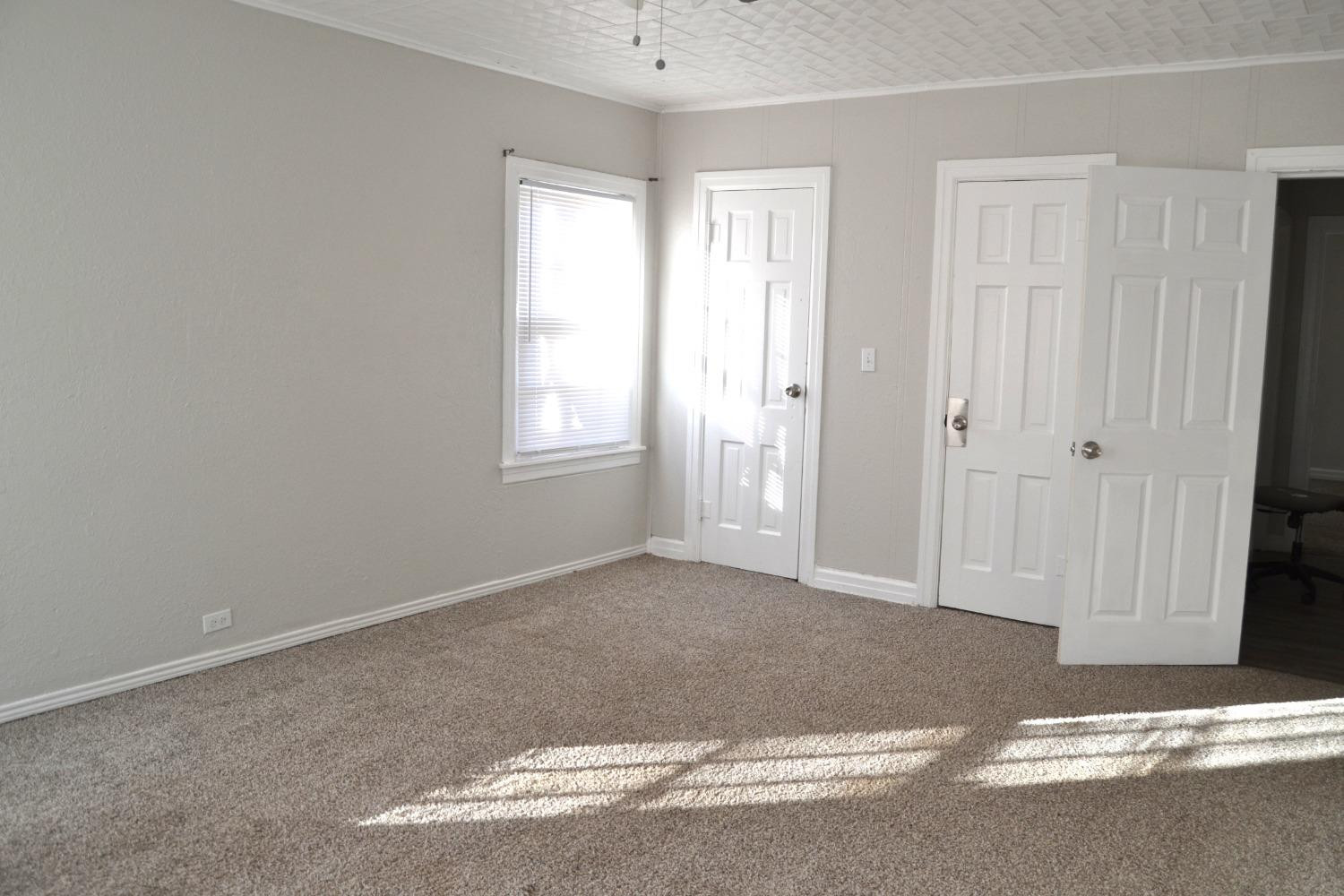 1915 26th Property Photo 12