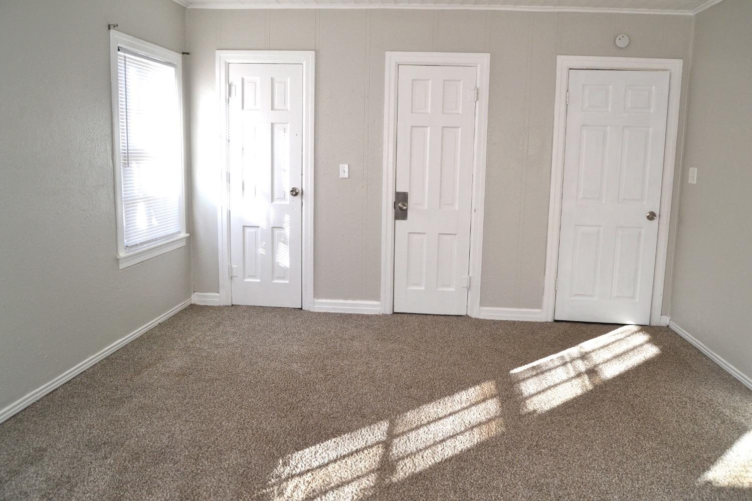 1915 26th Property Photo 13