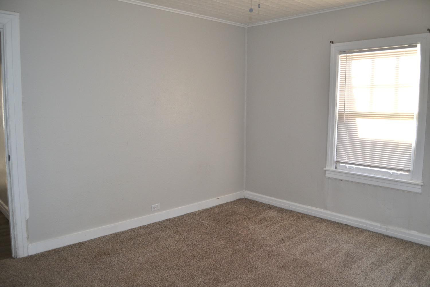 1915 26th Property Photo 18