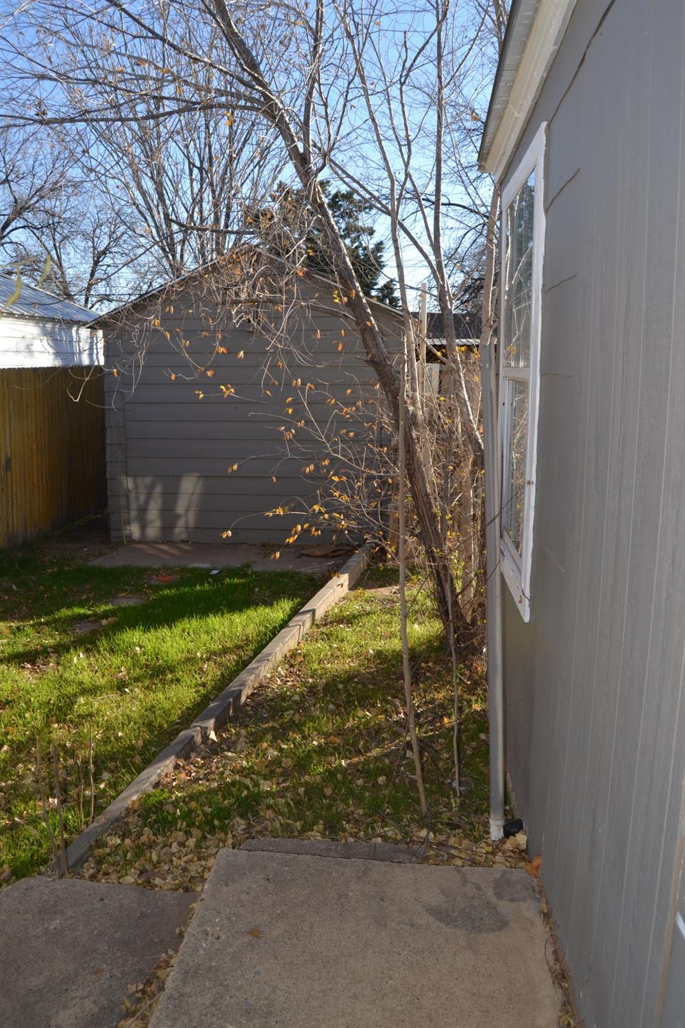 1915 26th Property Photo 24