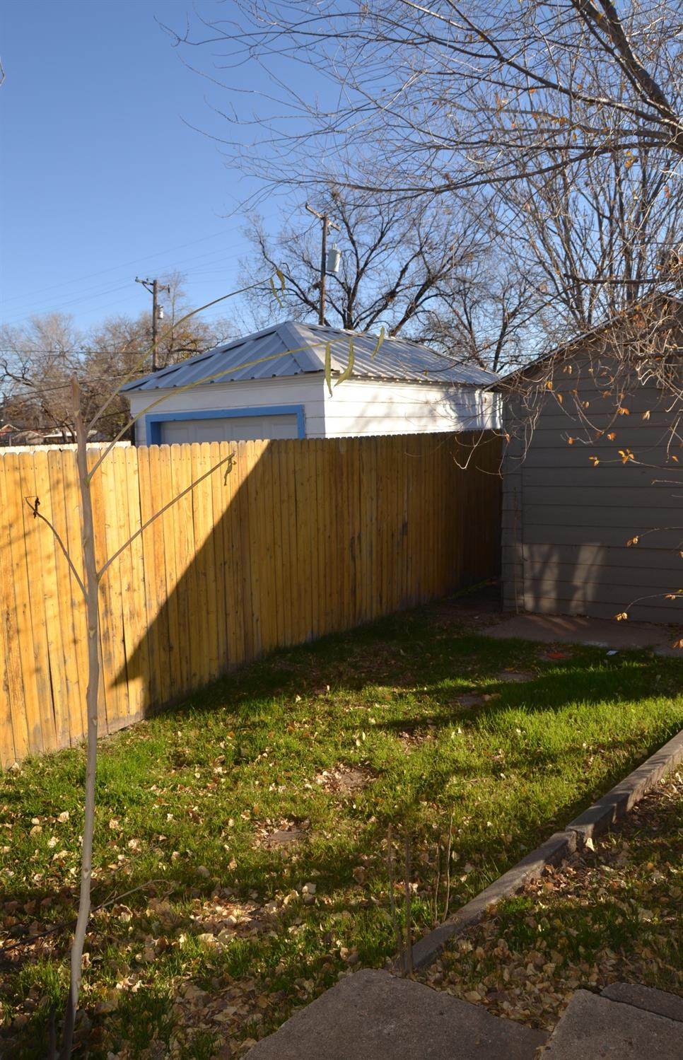 1915 26th Property Photo 25
