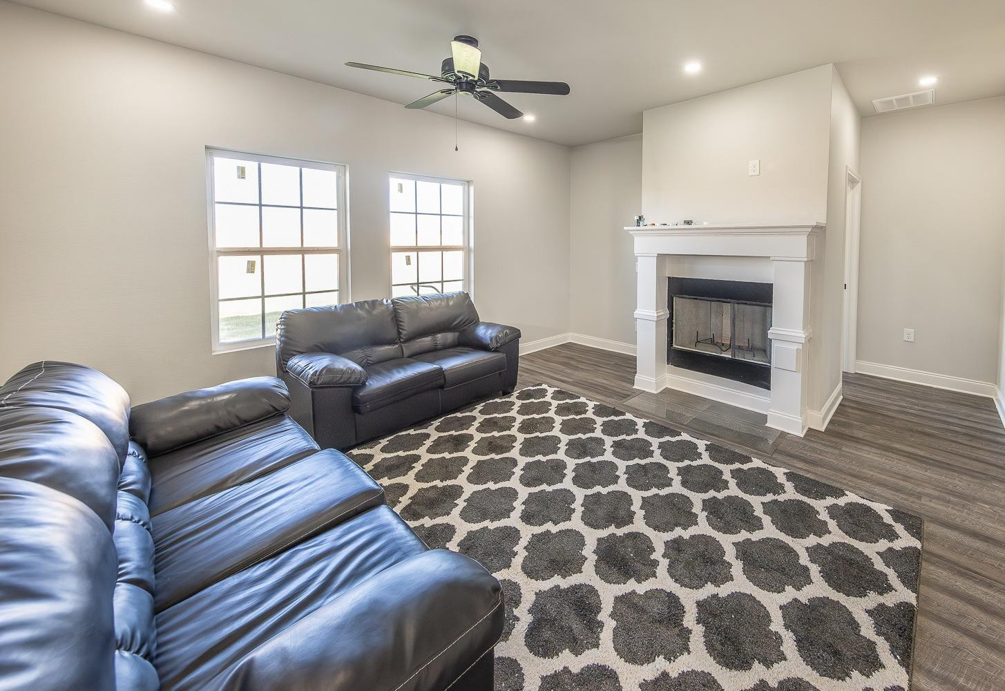 1802 Ross Avenue Property Photo 7