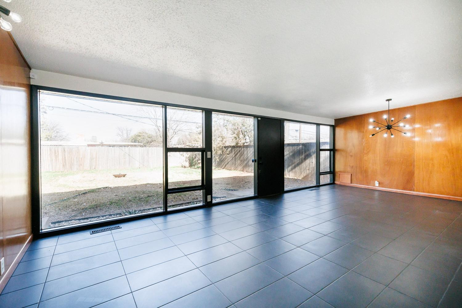 2514 46th Street Property Photo 8