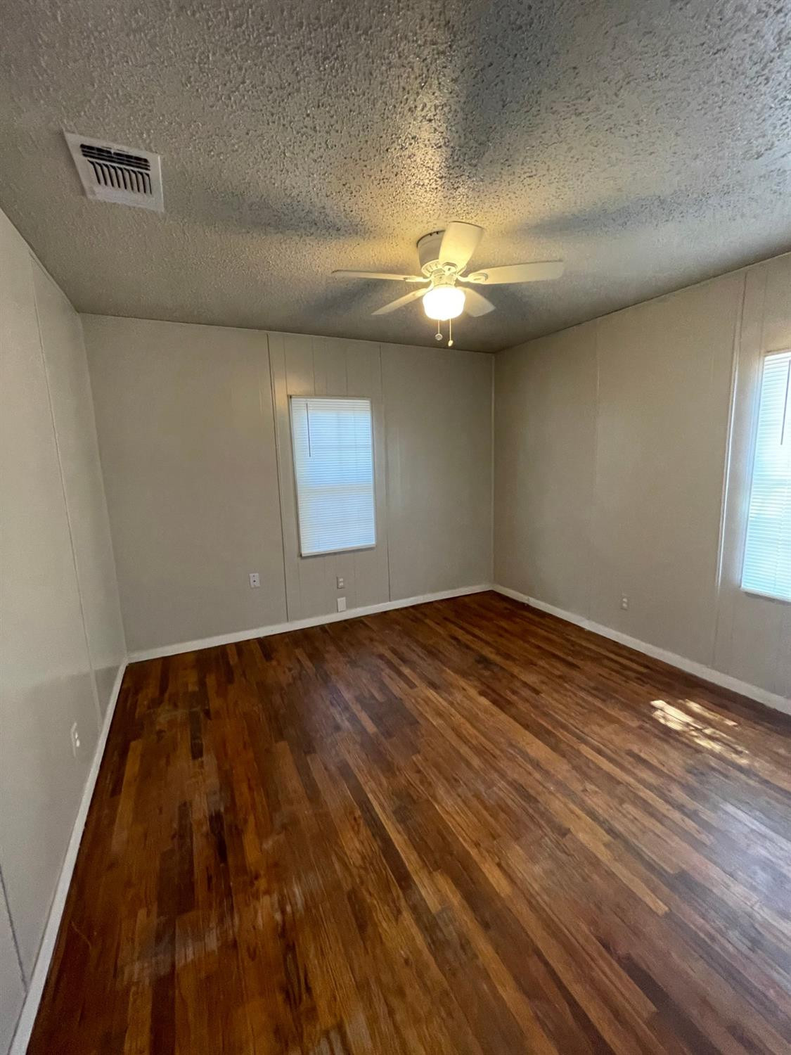 3609 32nd Street Property Photo 4