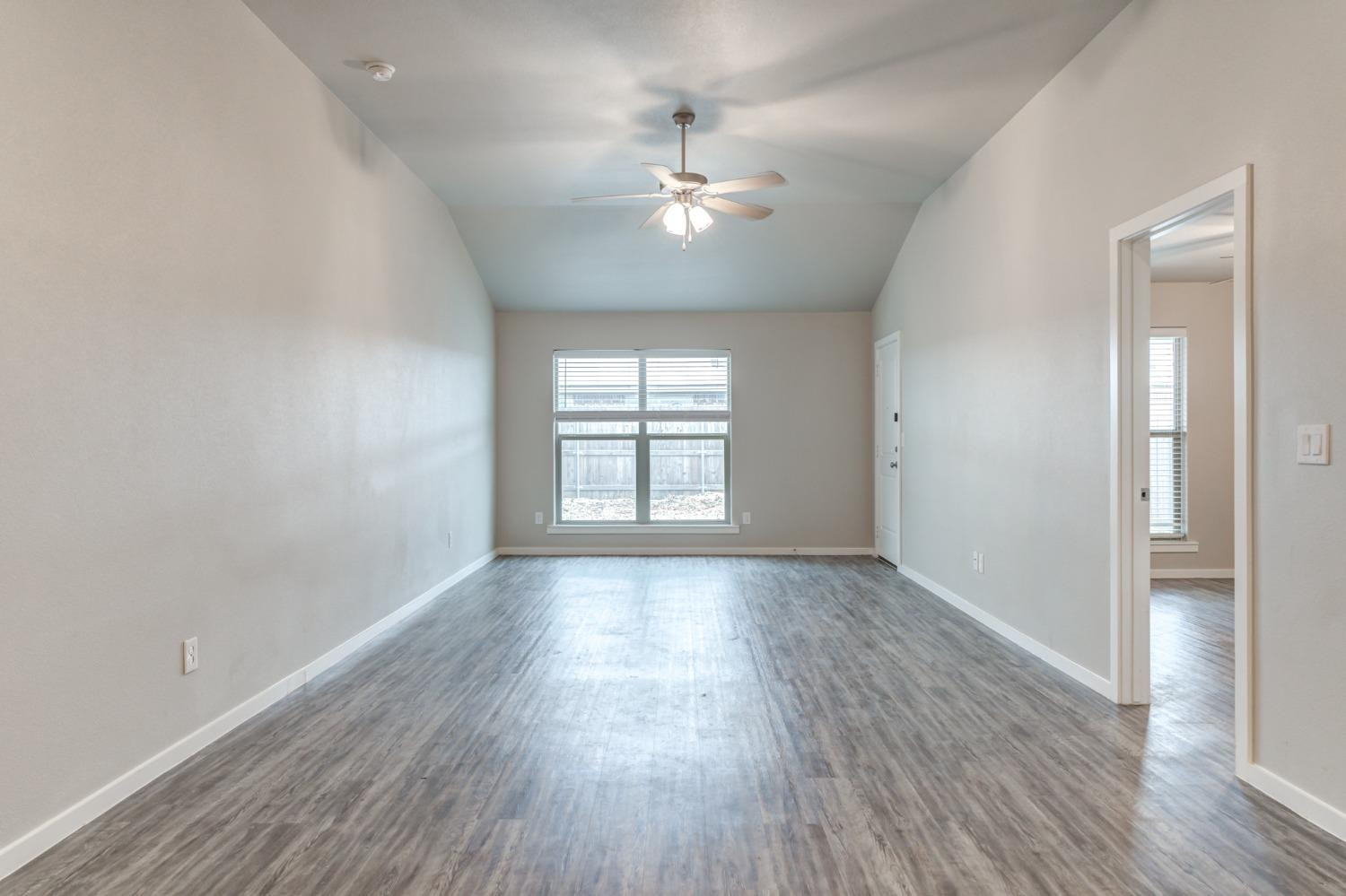 2116 N Ave J Property Photo 5