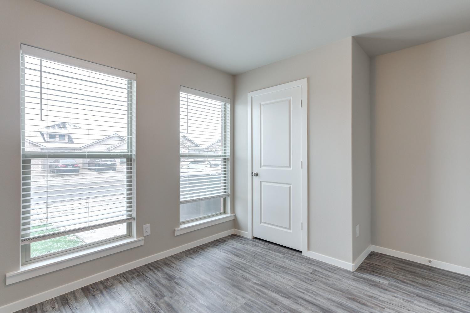 2118 N Ave J Property Photo 14