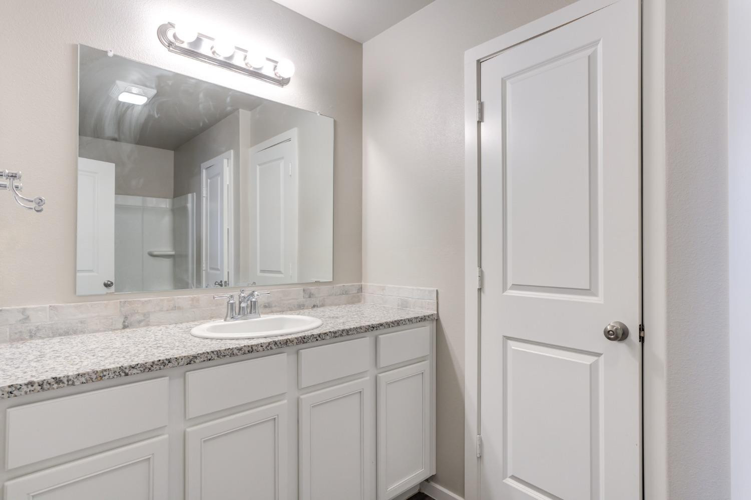 2118 N Ave J Property Photo 17
