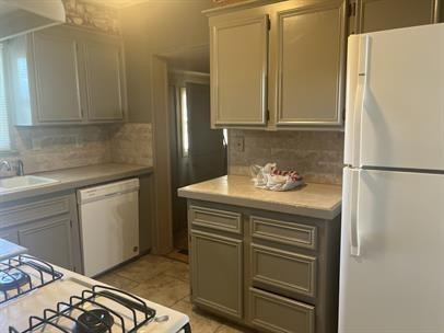 2420 26th Street Property Photo 2