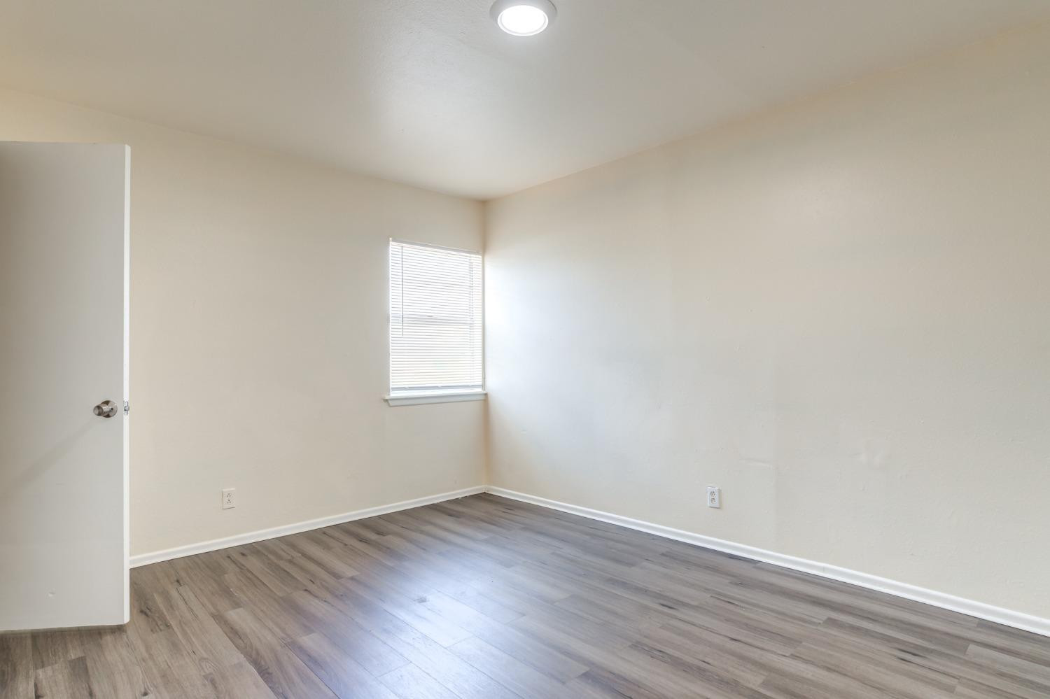 4602 Belton Avenue Property Photo 13