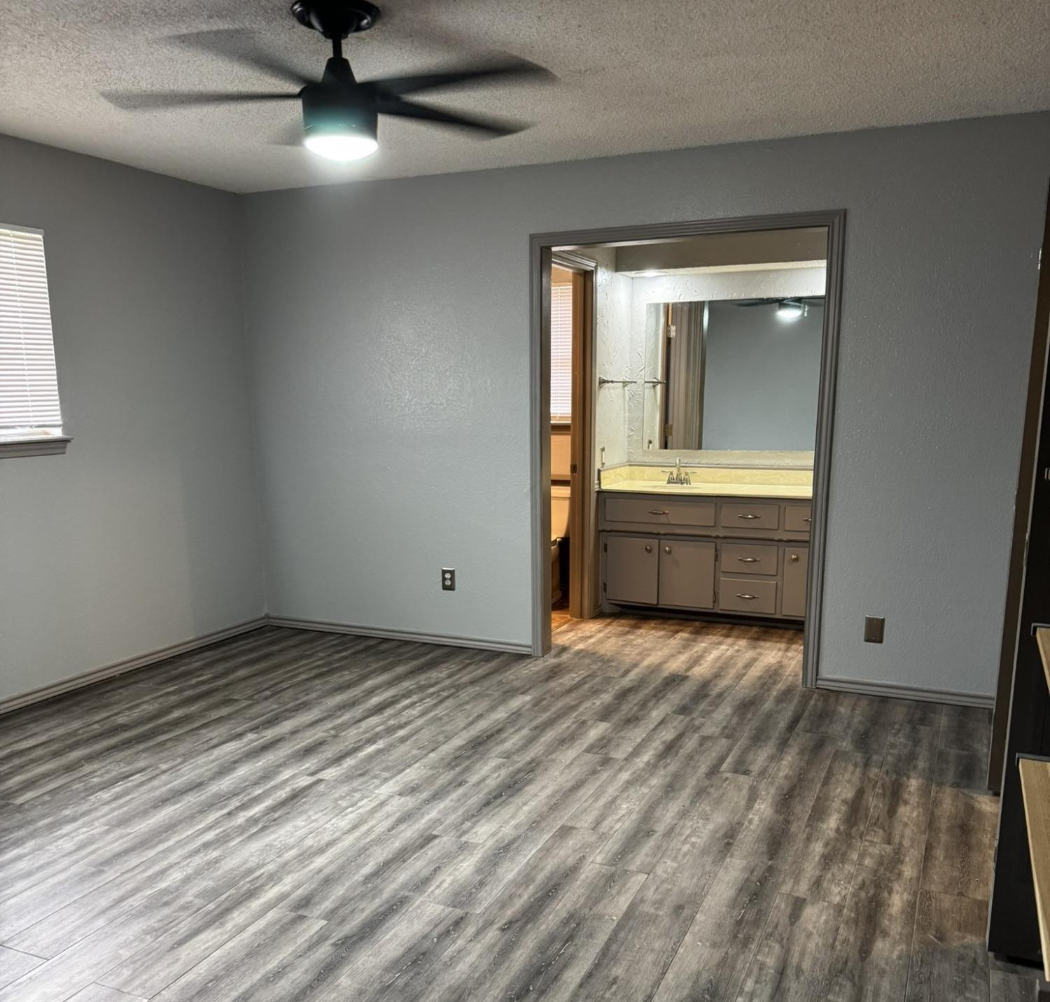 4825 73rd Street Property Photo 9