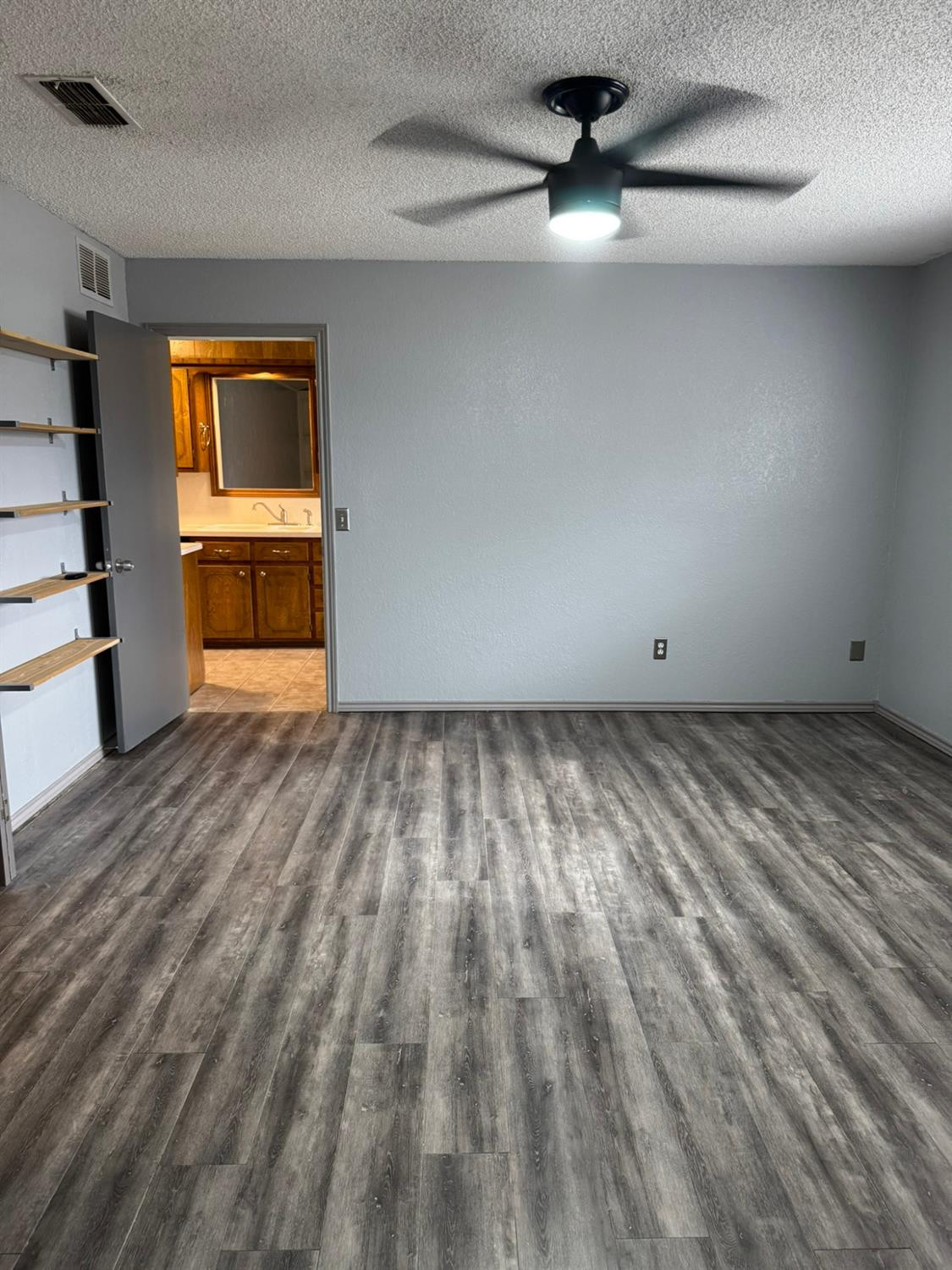 4825 73rd Street Property Photo 10