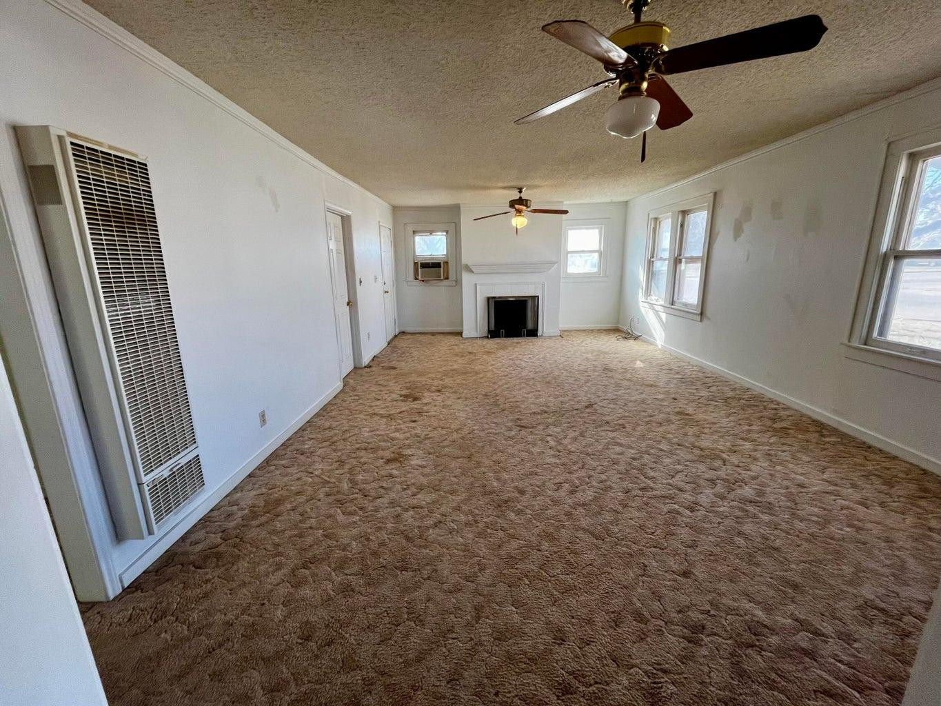 1512 W 11th Street Property Photo 8