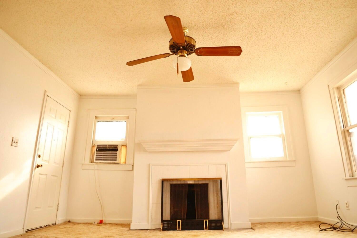 1512 W 11th Street Property Photo 9
