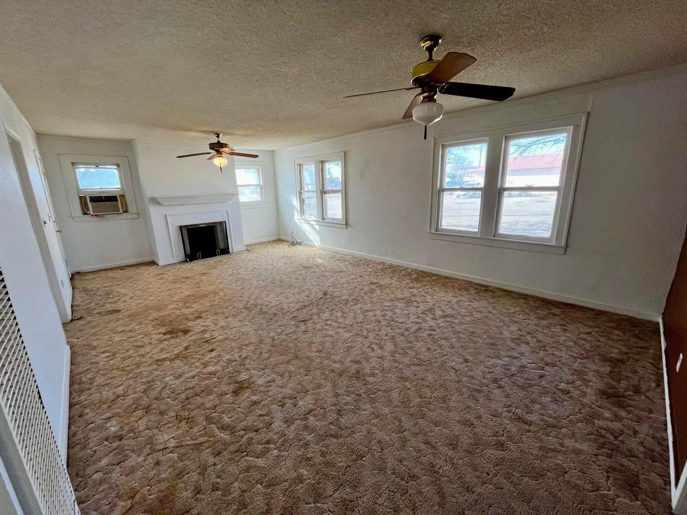 1512 W 11th Street Property Photo 10