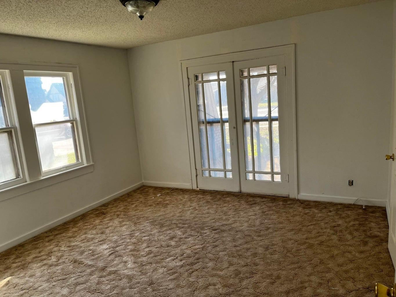 1512 W 11th Street Property Photo 13