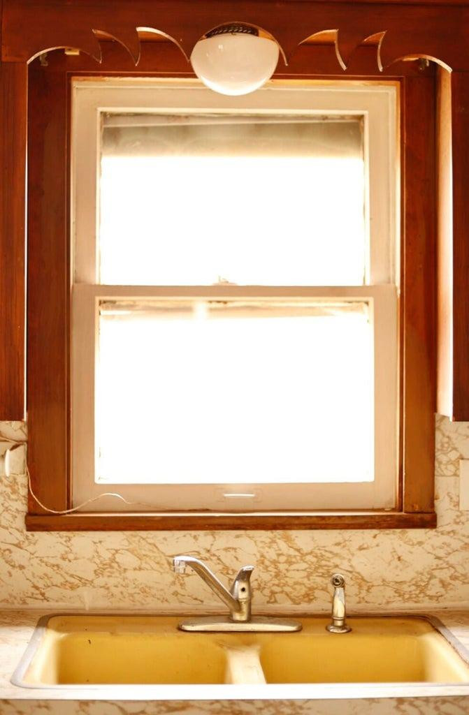 1512 W 11th Street Property Photo 25