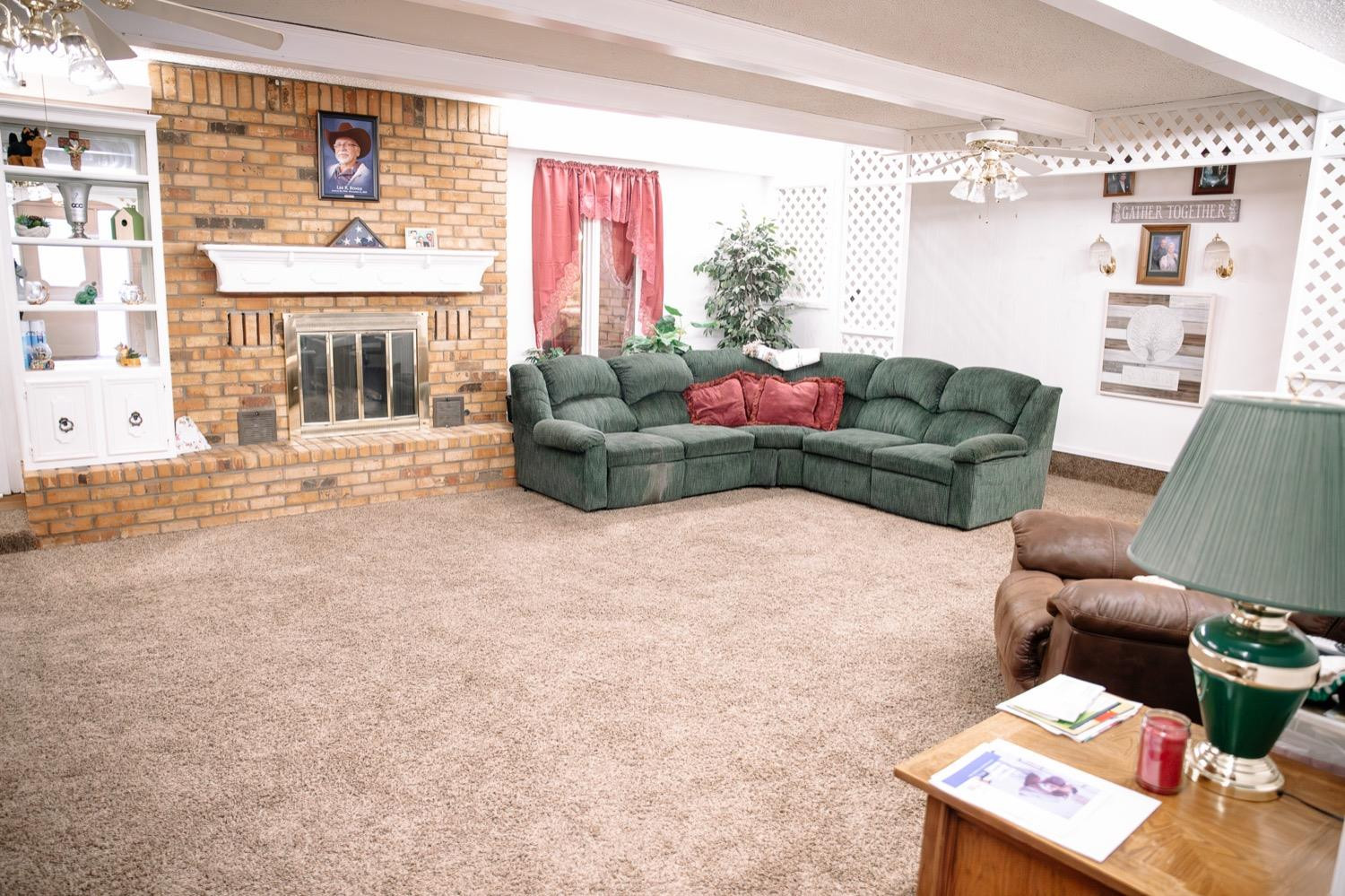 1614 E Crystal Place Property Photo 6