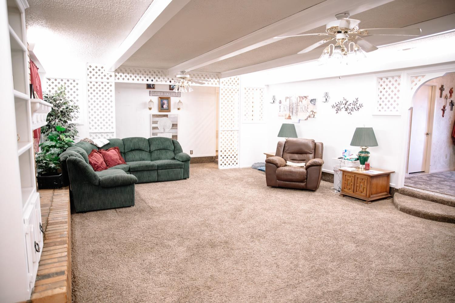 1614 E Crystal Place Property Photo 8