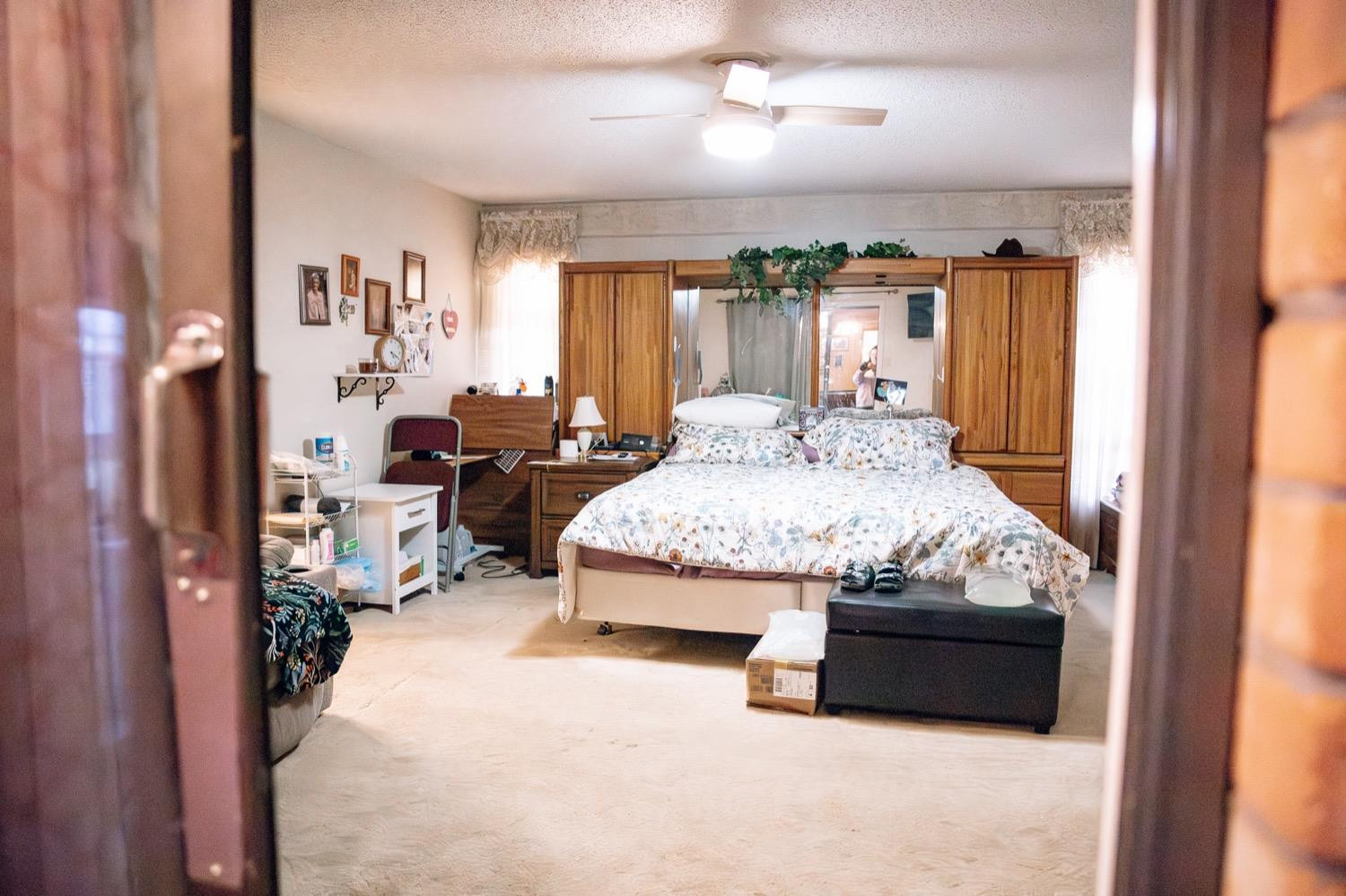 1614 E Crystal Place Property Photo 24