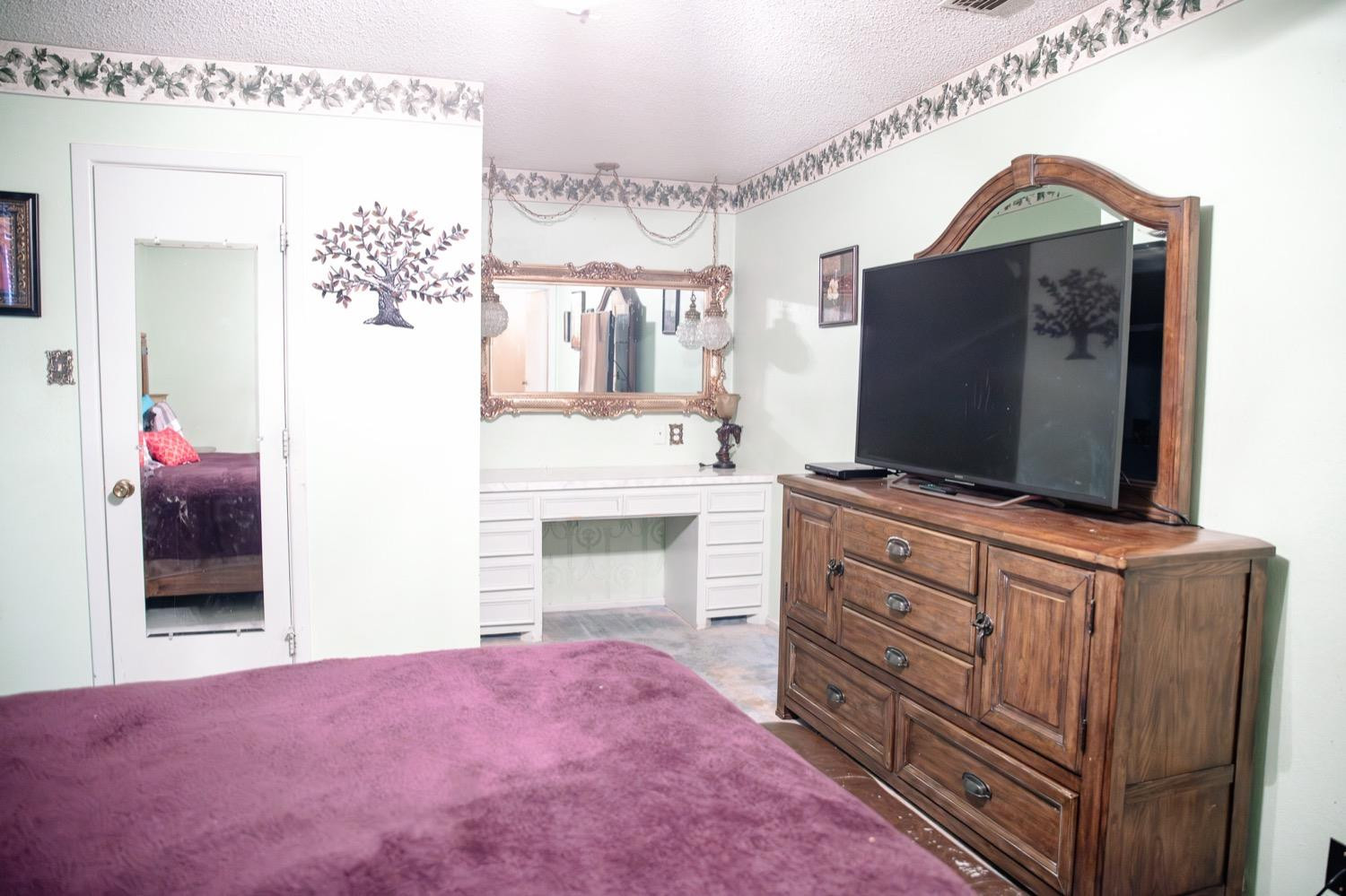 1614 E Crystal Place Property Photo 31
