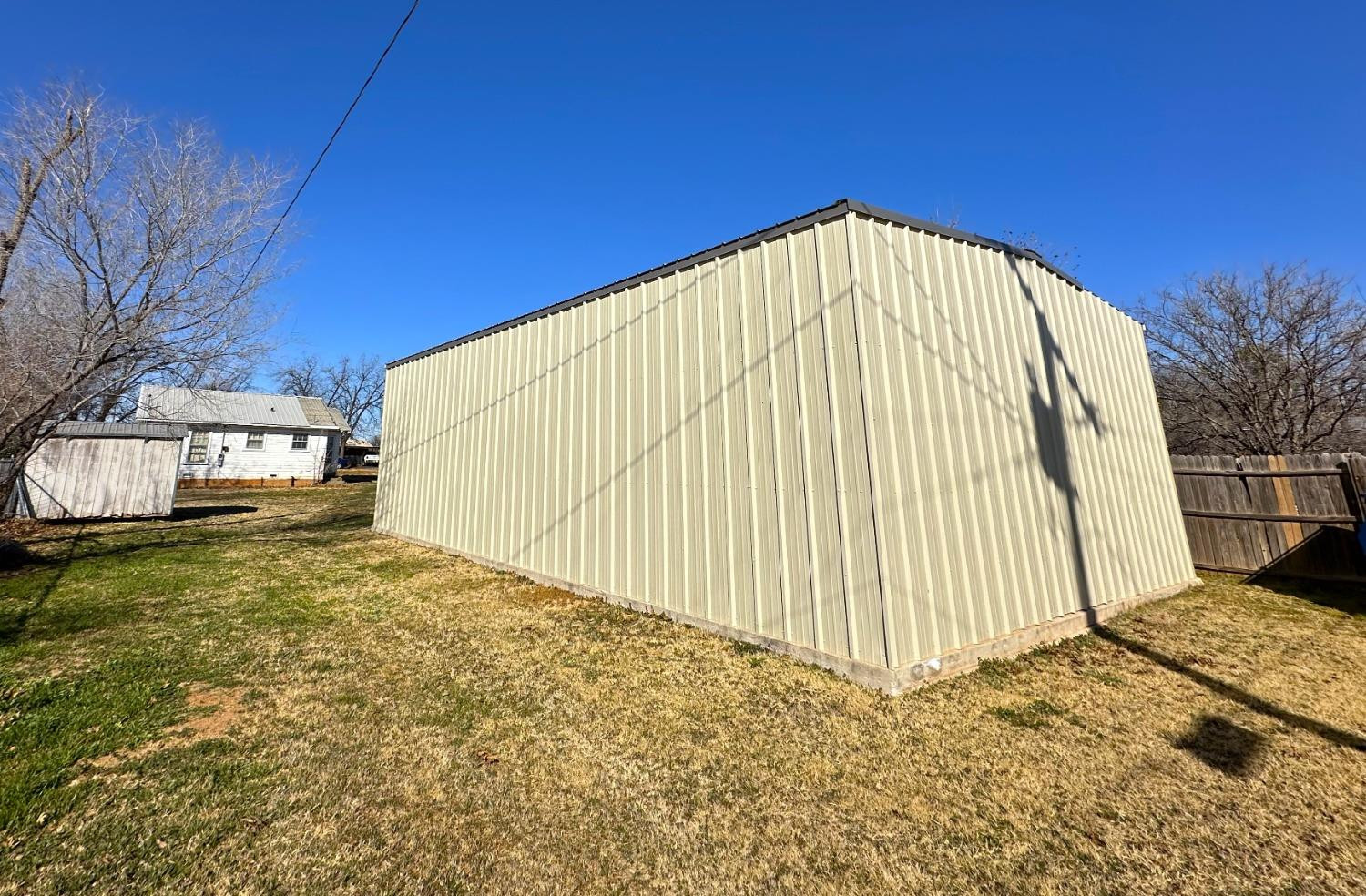 610 Trumbull Avenue Property Photo 3