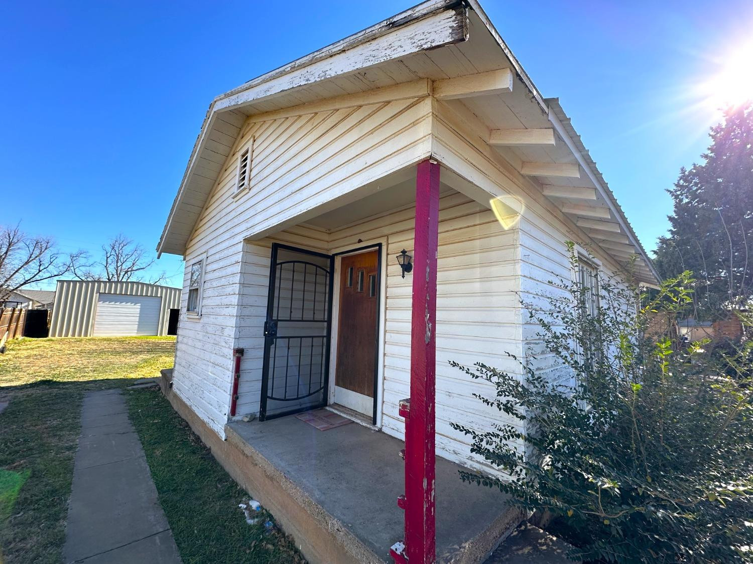 610 Trumbull Avenue Property Photo 8
