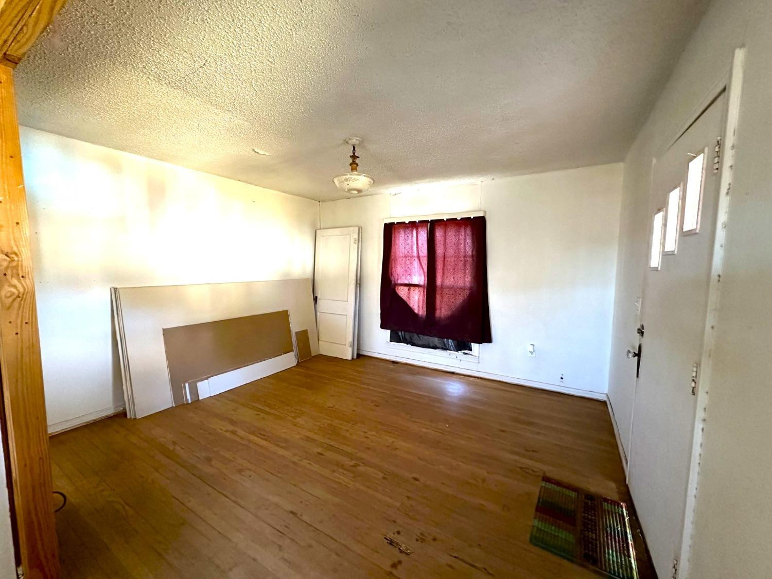 610 Trumbull Avenue Property Photo 9