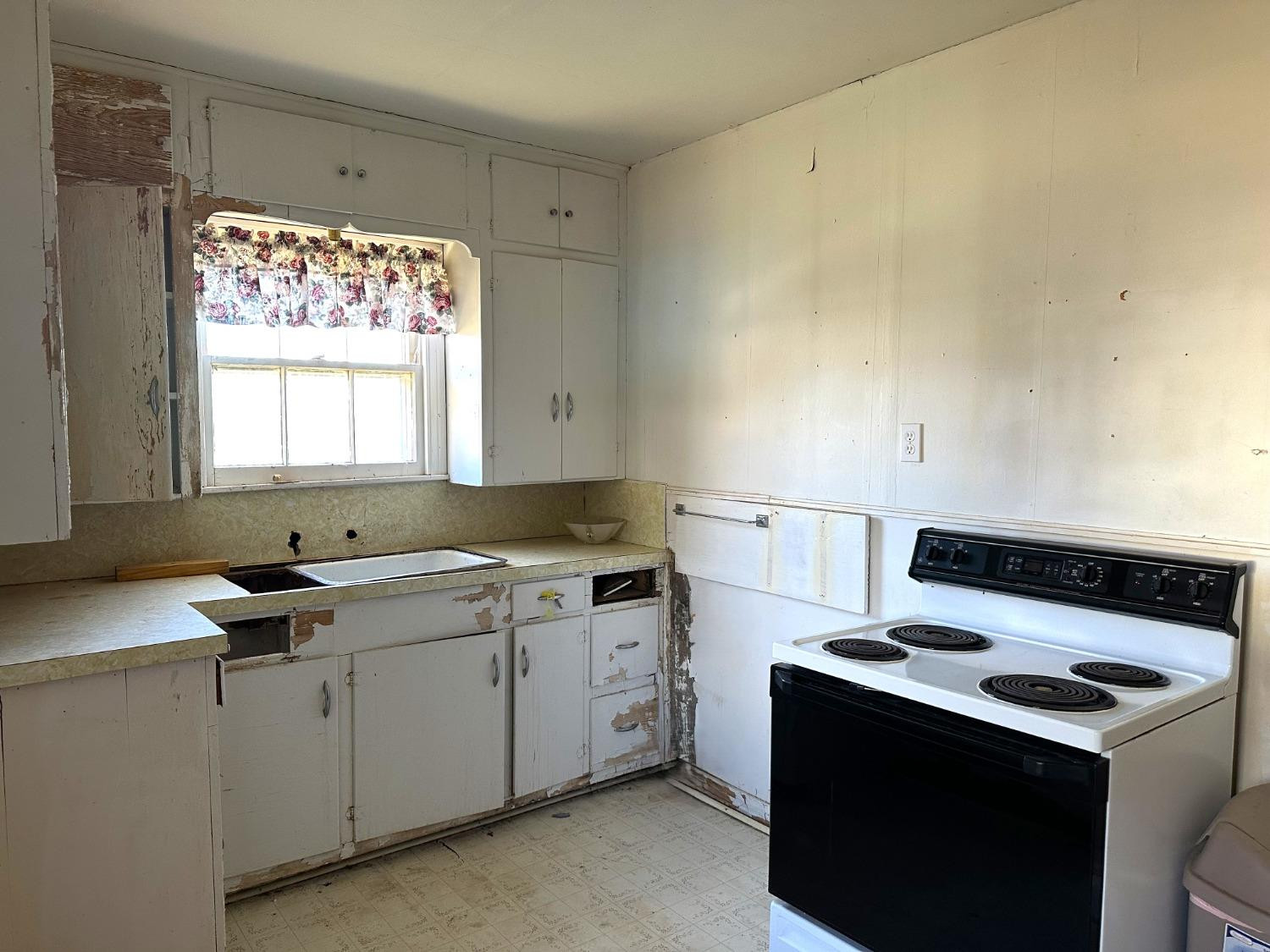 610 Trumbull Avenue Property Photo 13