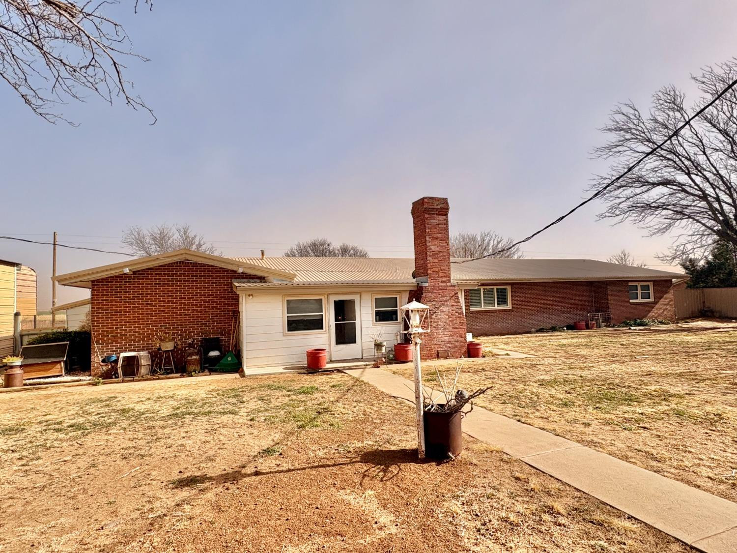 819 N Amherst Highway Property Photo 35