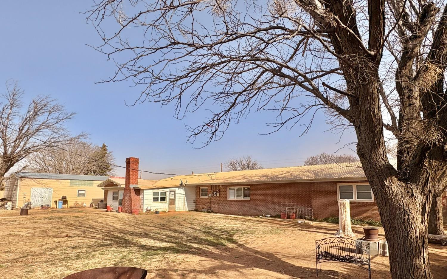 819 N Amherst Highway Property Photo 36