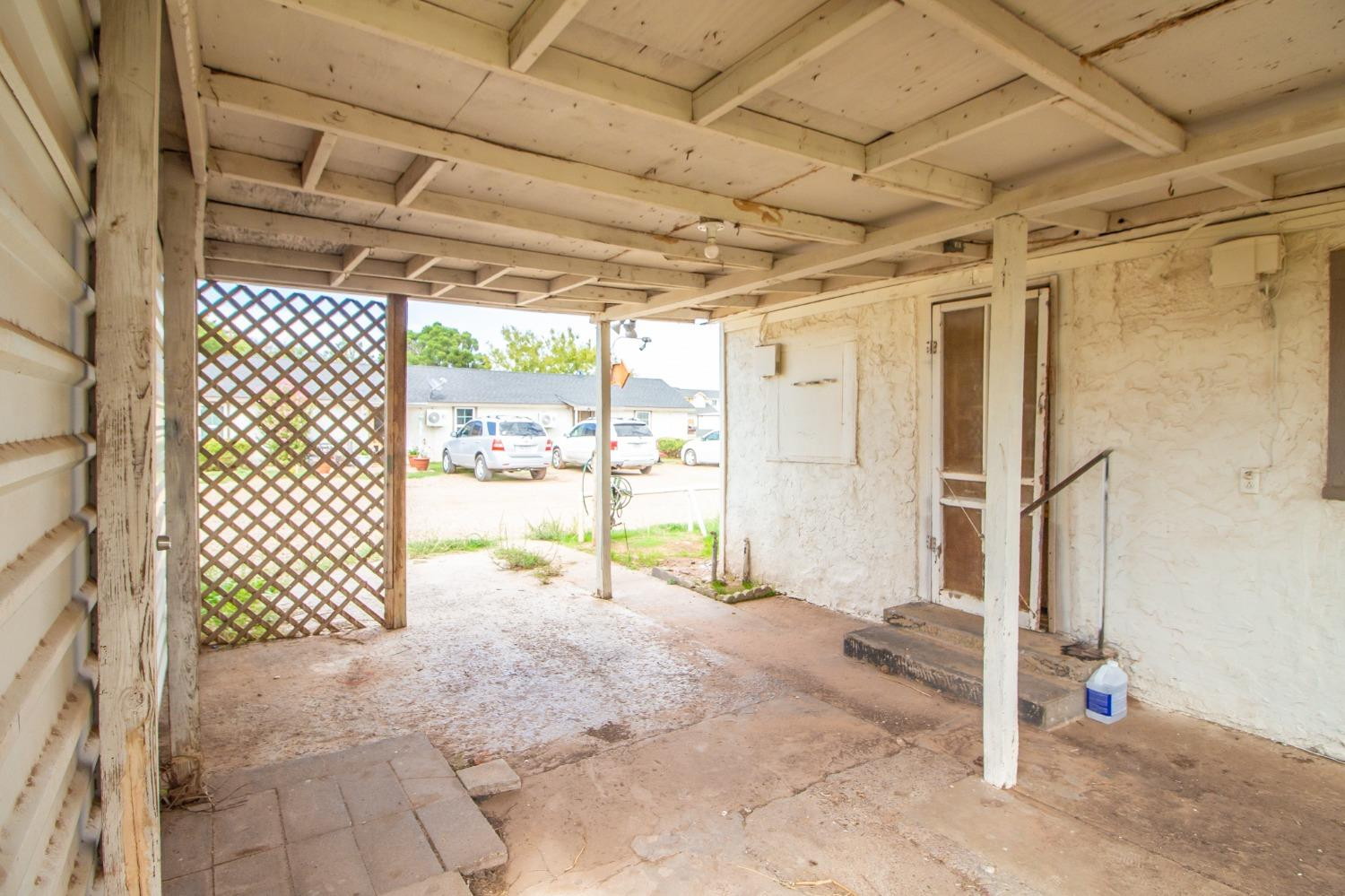 1305 S 9th Street Property Photo 4