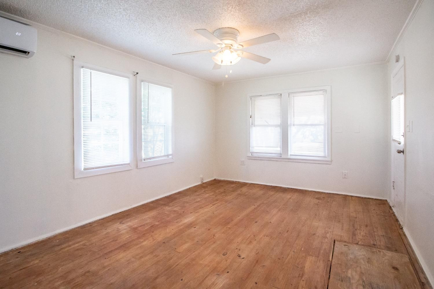 1305 S 9th Street Property Photo 5