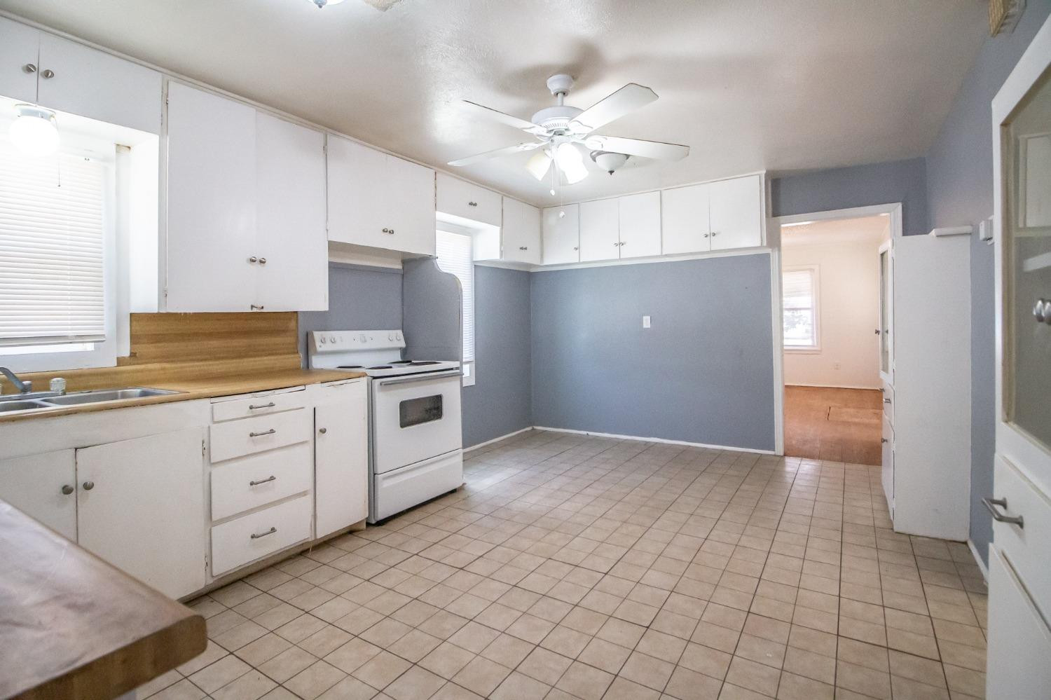 1305 S 9th Street Property Photo 8