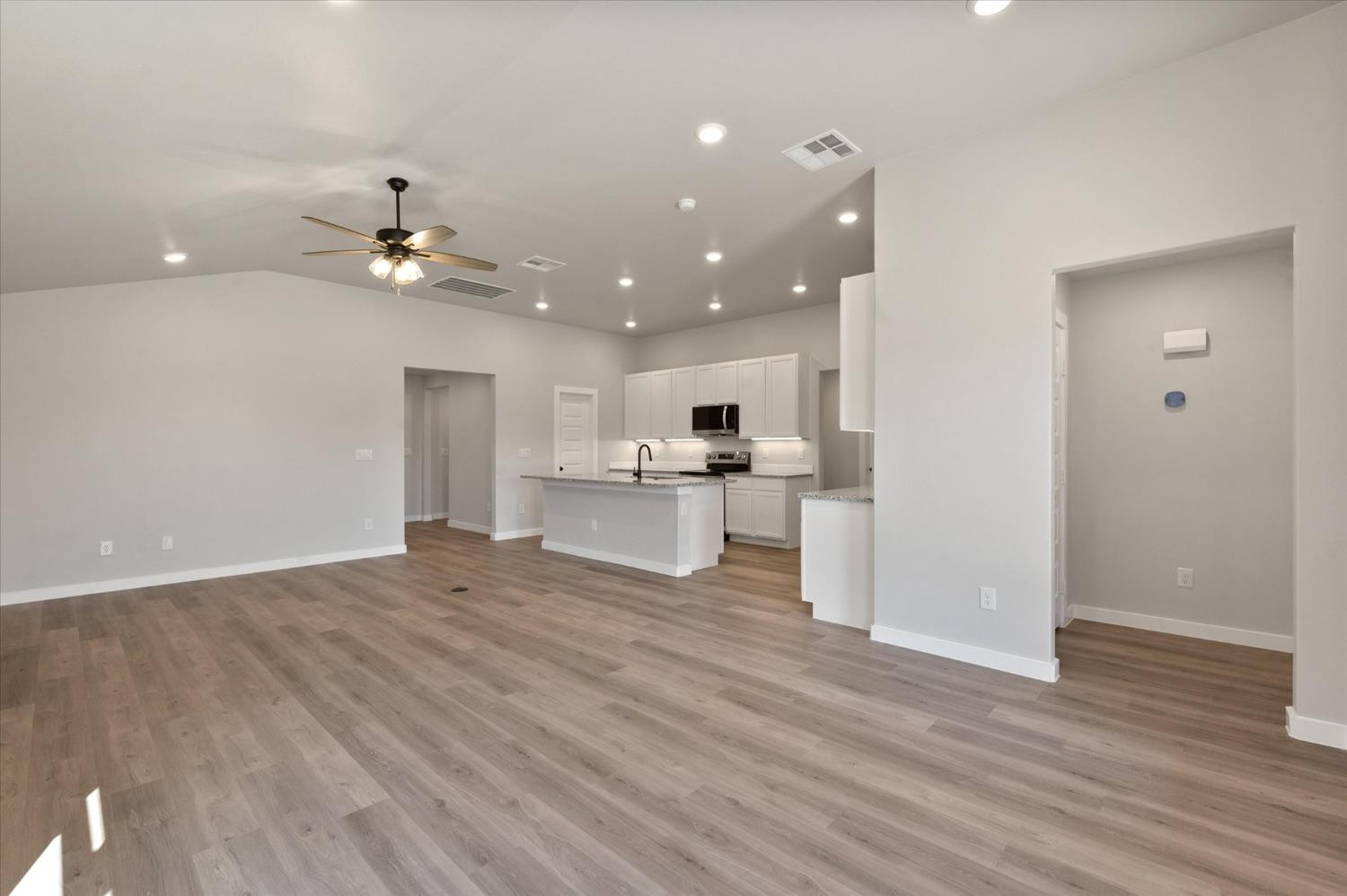 7429 30th Street Property Photo 5