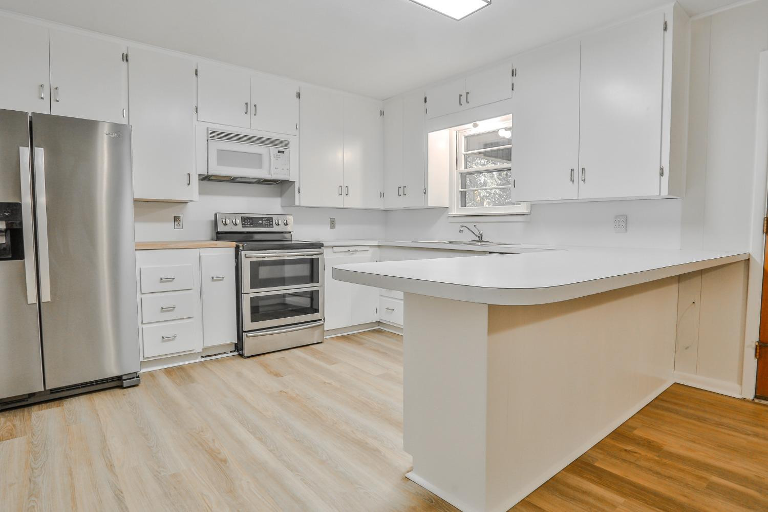 1606 E Cardwell Street Property Photo 9