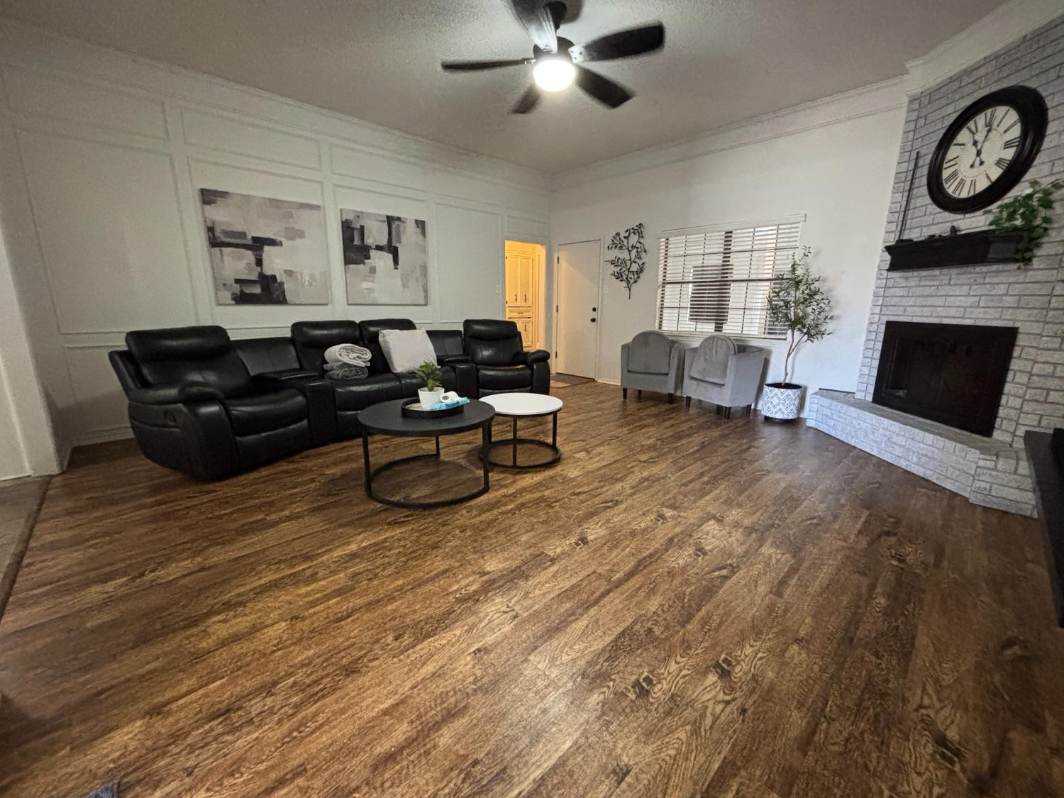 9701 Abbeville Avenue Property Photo 3