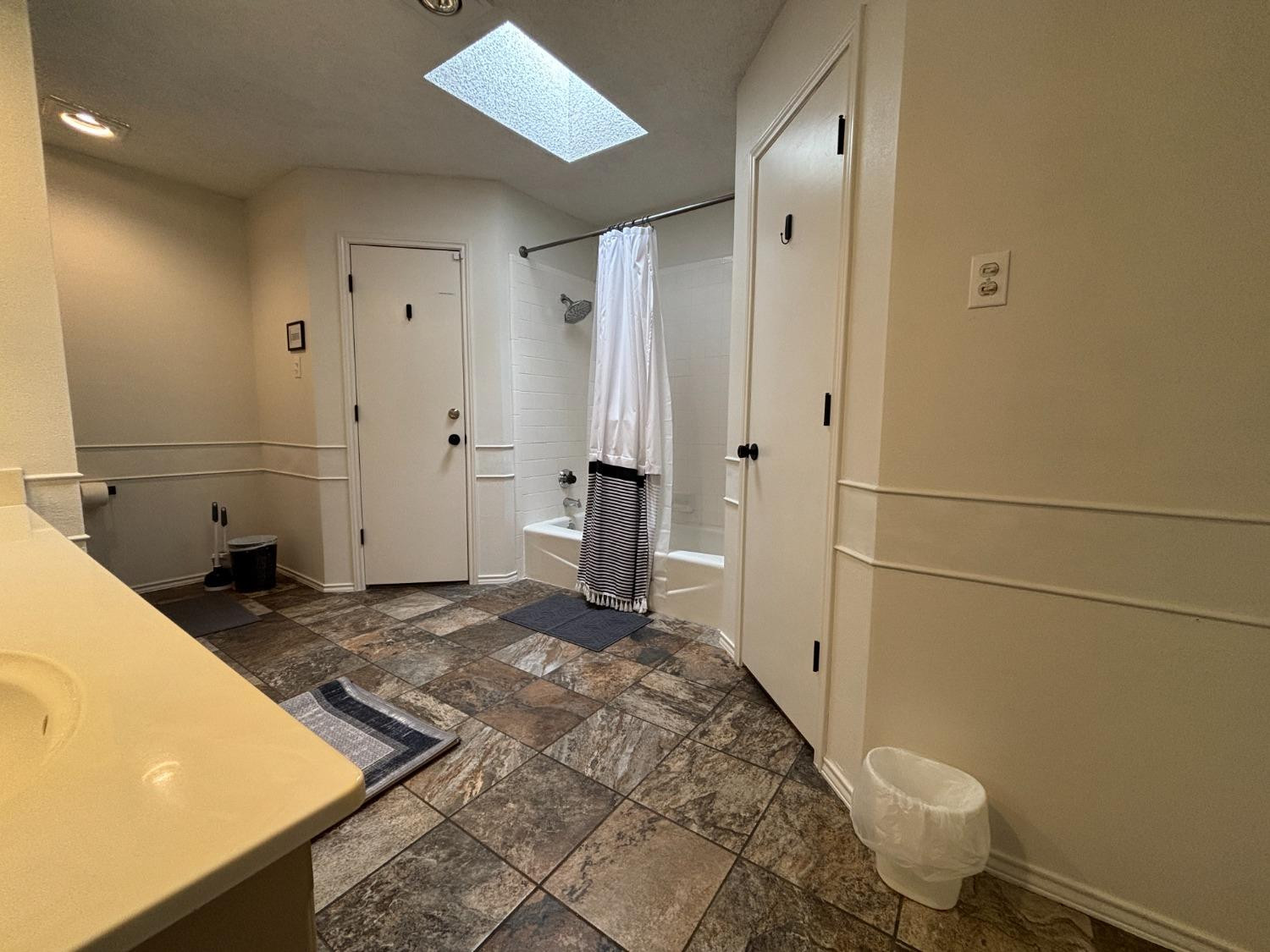 9701 Abbeville Avenue Property Photo 8