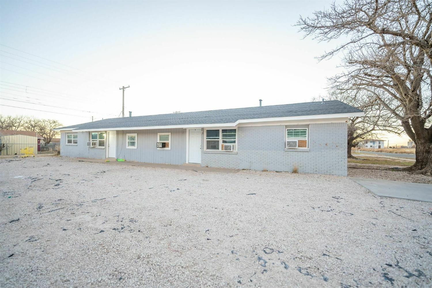 1726 E Dartmouth Street Property Photo 1