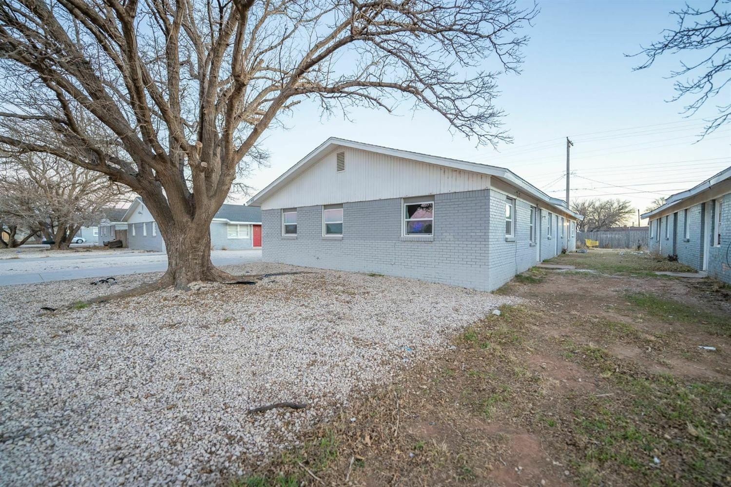 1726 E Dartmouth Street Property Photo 2