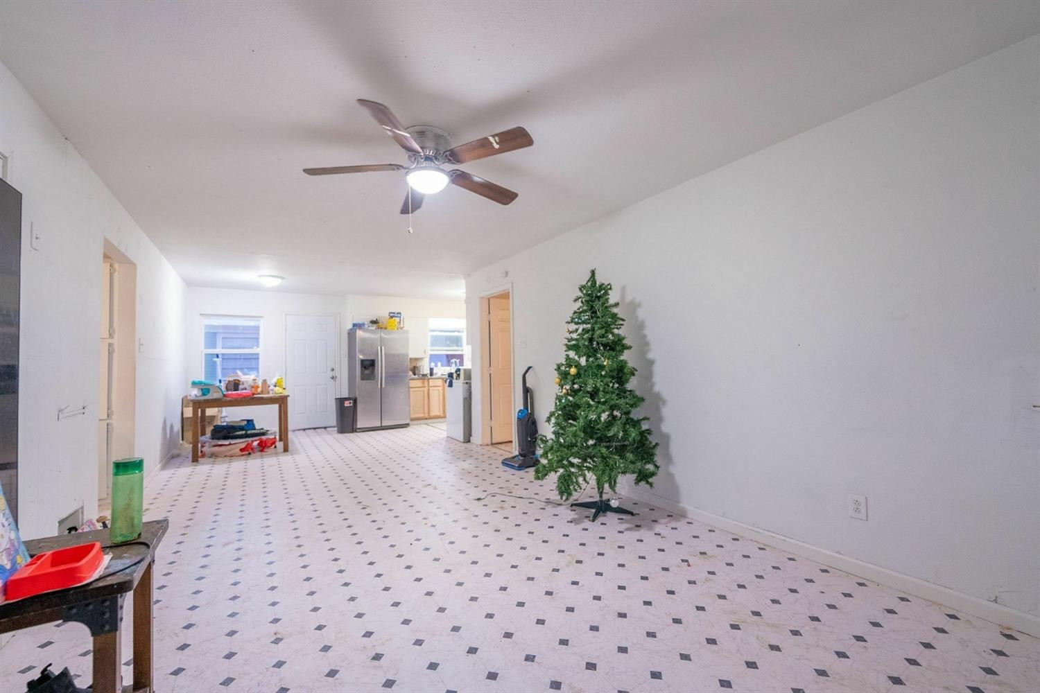 1726 E Dartmouth Street Property Photo 5