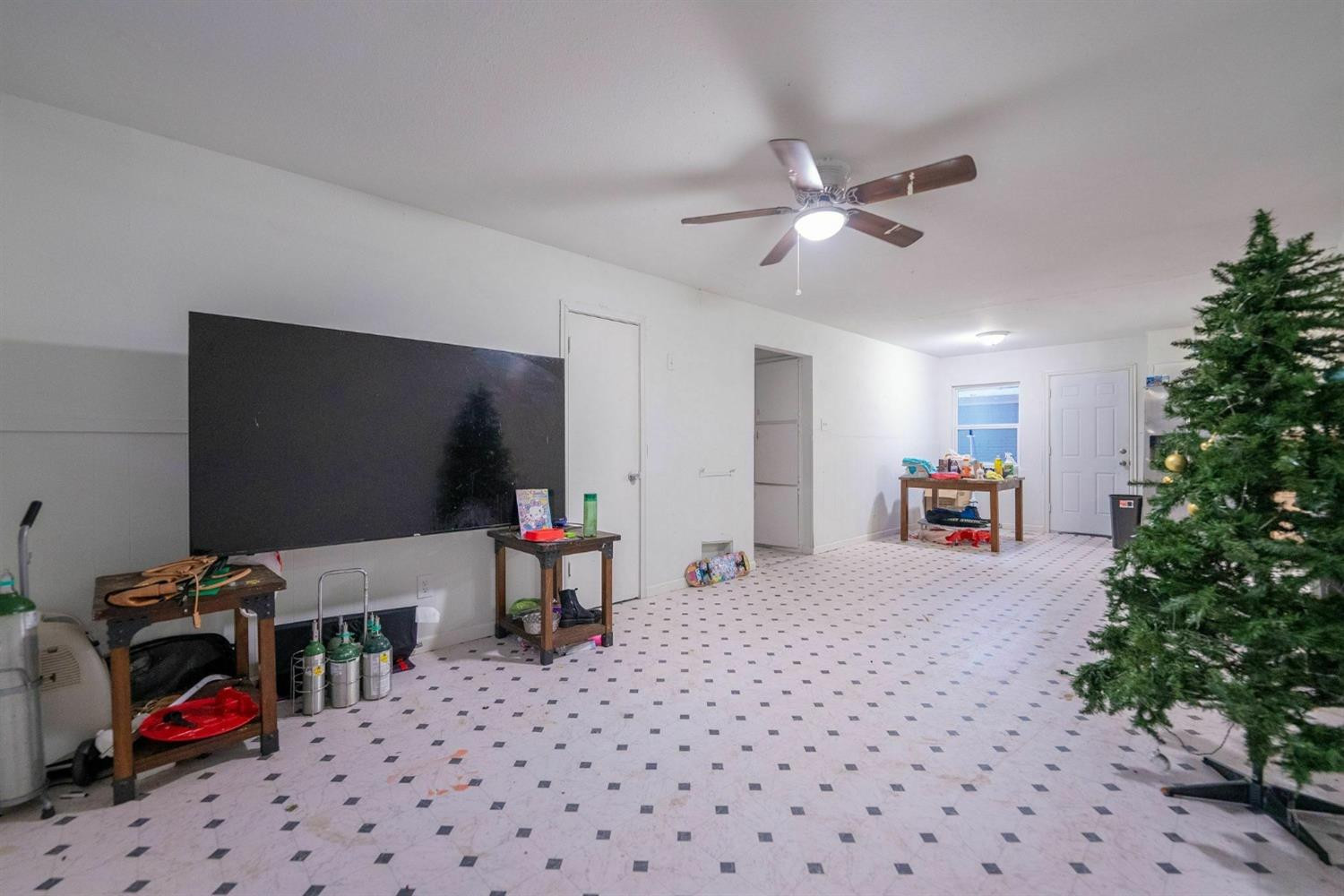 1726 E Dartmouth Street Property Photo 7