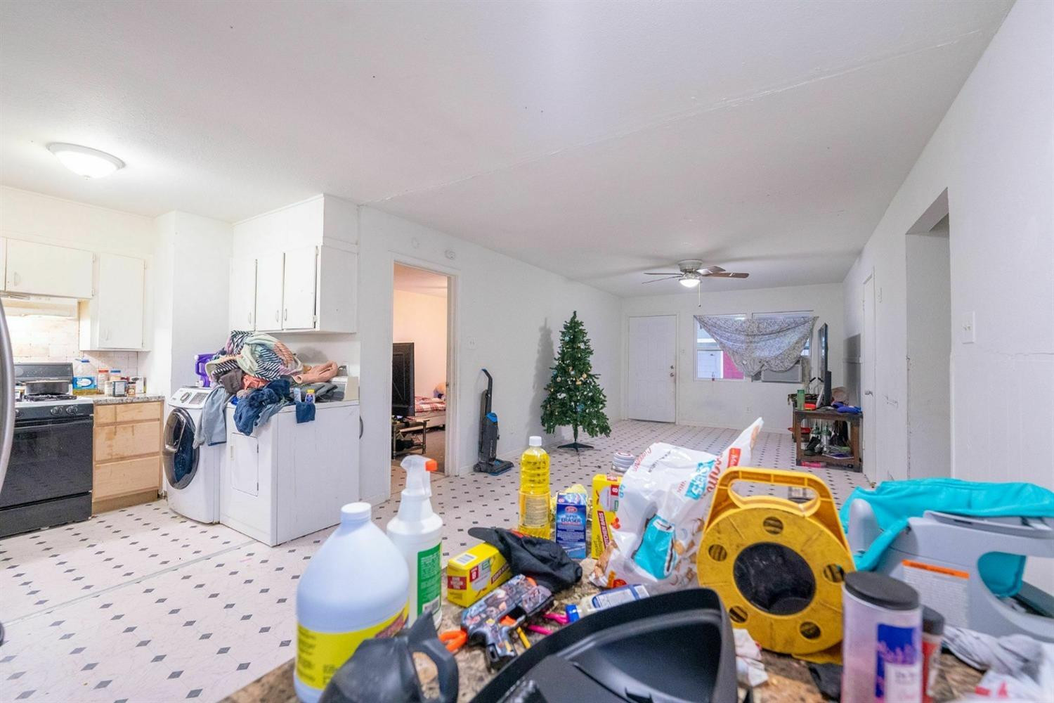 1726 E Dartmouth Street Property Photo 8