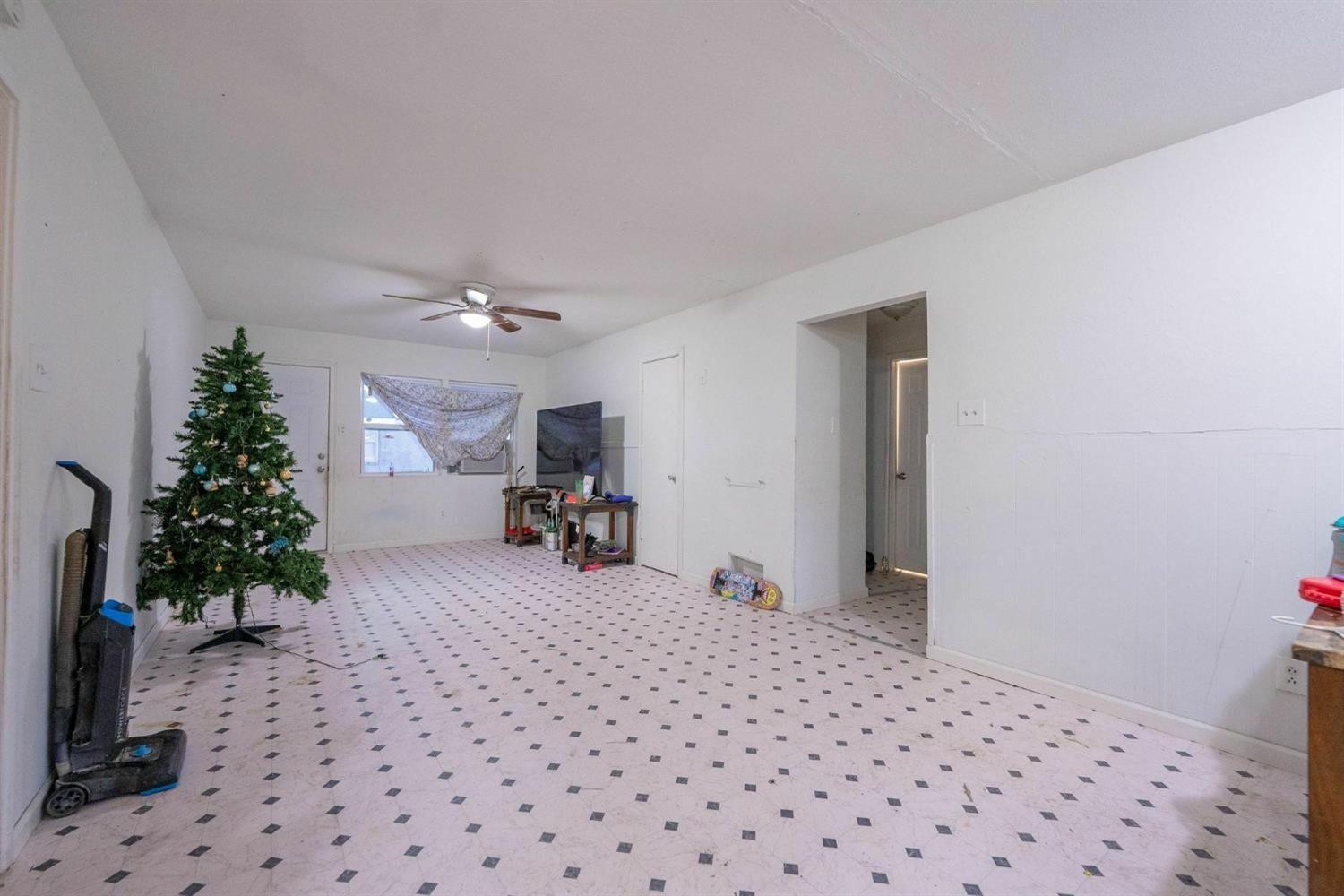 1726 E Dartmouth Street Property Photo 10