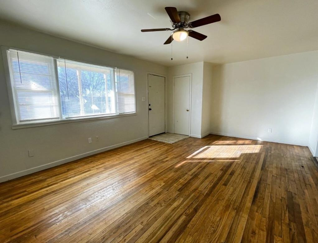 2216 39th Street Property Photo 3