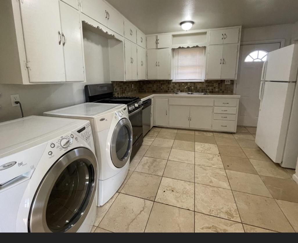 2216 39th Street Property Photo 4